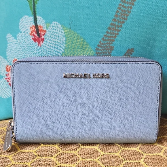 Michael Kors Pale Blue Jet Set Wallet - Picture 1 of 7